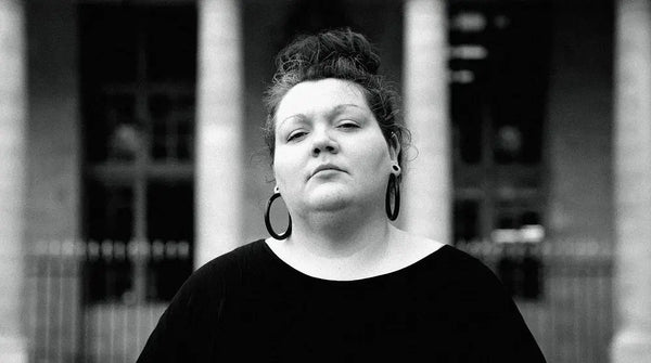 Mathilde la chanteuse: une voix engagée révélée dans The