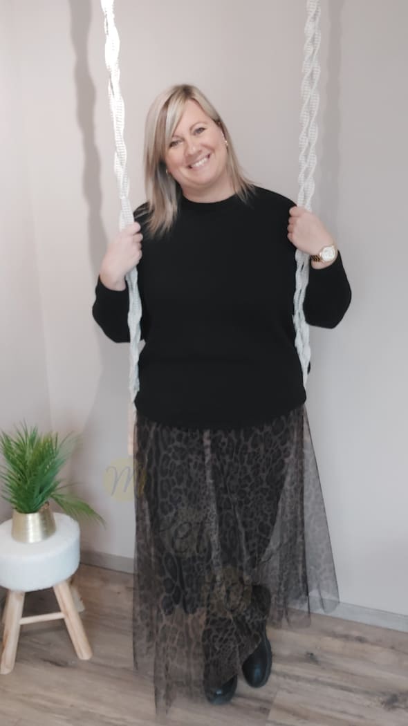 Mode curvy: tout savoir sur la jupe longue grande taille