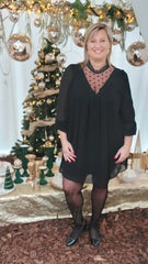 Robe large en noir modèle LOUNA